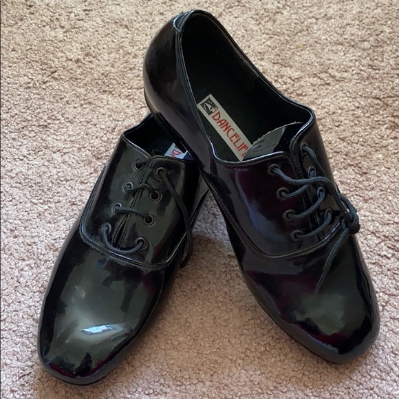 Dance shoes - Picture 1 of 4